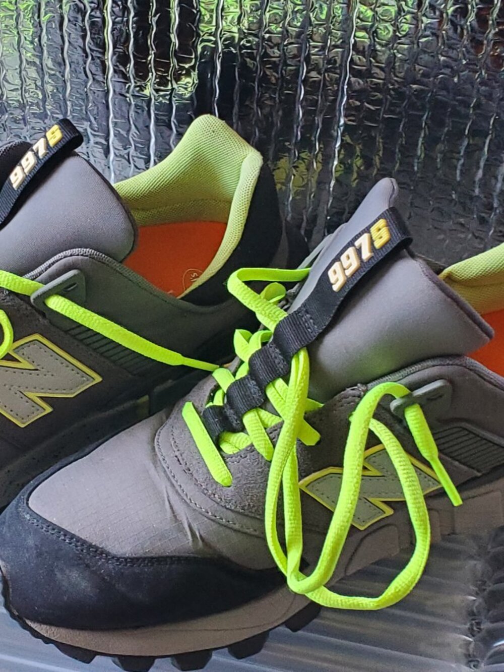 New Balance 997S Men's Size 11 Gray Neon Yellow Green w/ Dr. Scholl's Insole - Picture 6 of 16